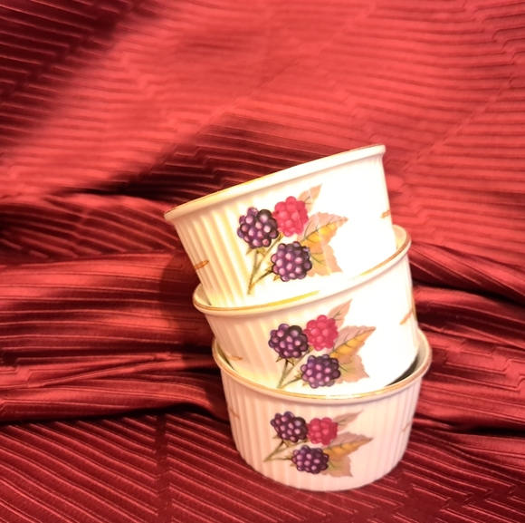 Royal Worcester Evesham 3 Gold Flameproof Porcelain Souffle Fruit Decorations - Picture 5 of 5